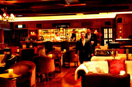 Phòng hút xì gà Macallan Whisky Bar and Lounge